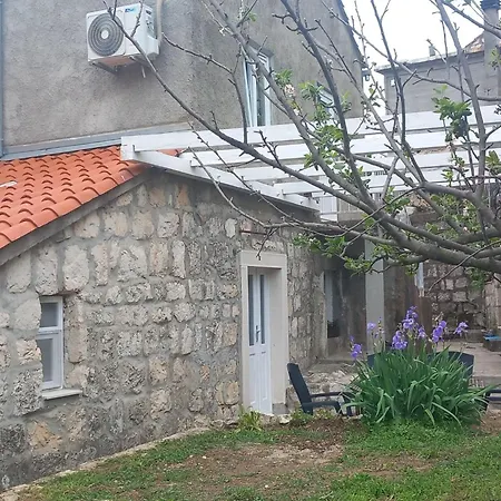 Ranch House Zora Apartment